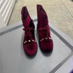 Burgundy velvet boot, size 10